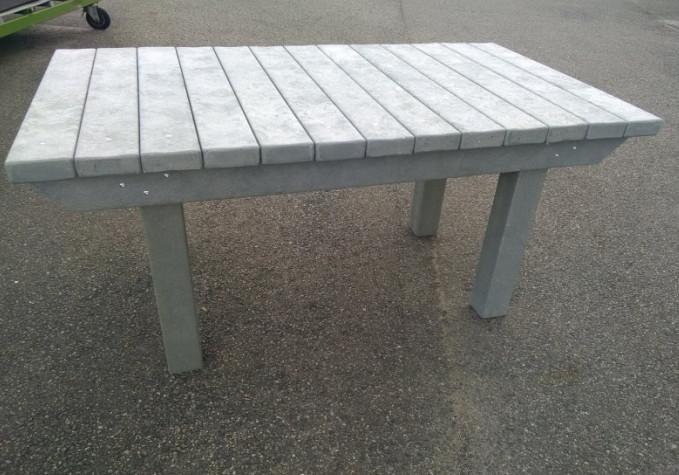 Table repas extérieur en produit recyclé - plateau 1500 mm - 23 744 briques alimentaires - 100% écolo_0