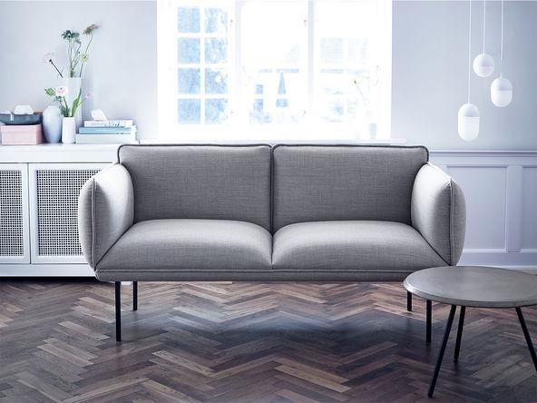 Canapé 2 places Nakki avec piètement en métal et tissu Kvadrat Remix 2_0