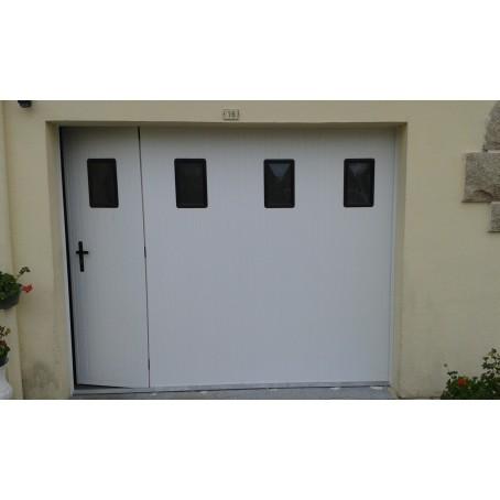 Porte de garage latérale coulissante en PVC - 2 vantaux - manuelle avec portillon intégré_0