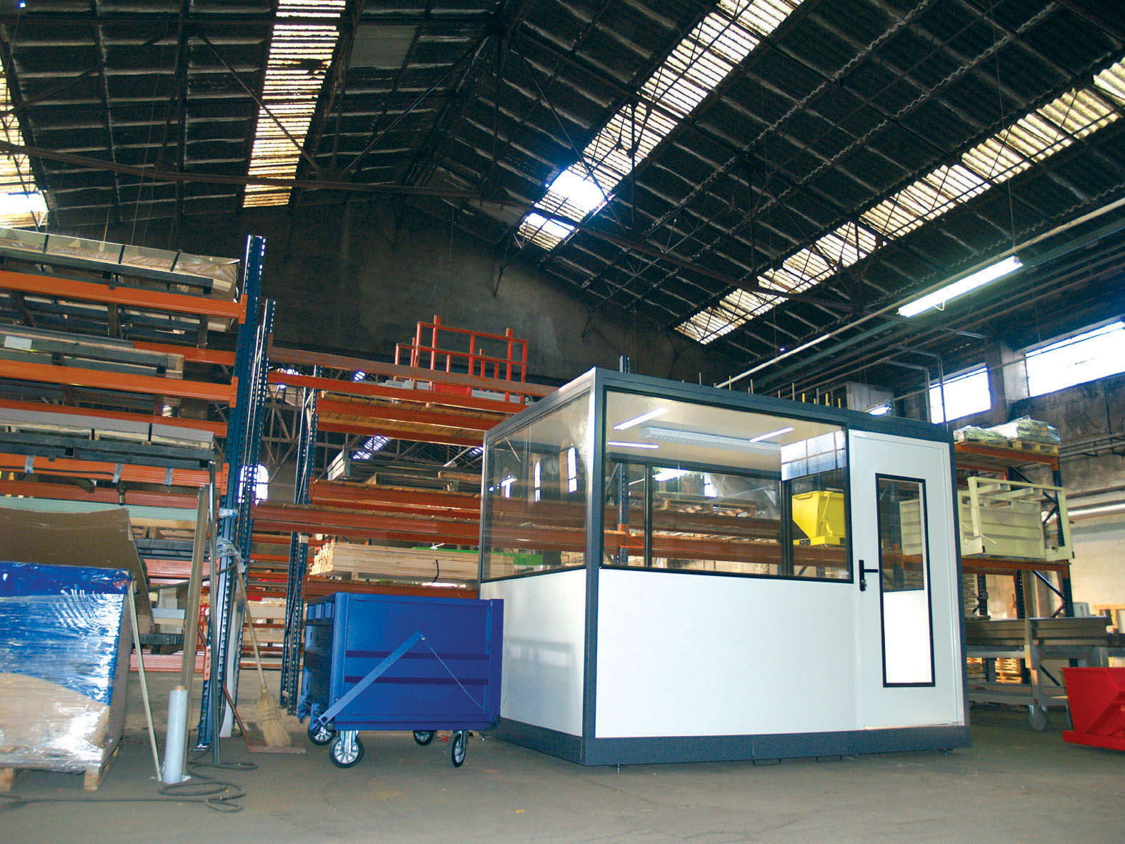 Cabine d'atelier palettisable et accolable - structure métallique - montage usine - CUBISITIC_0