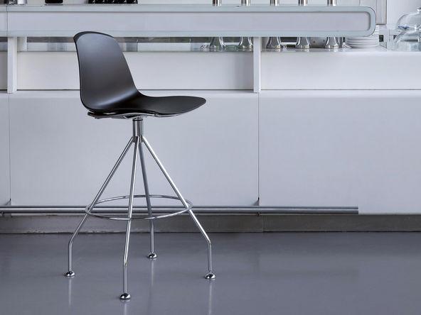 Lot de 4 chaises hautes pivotantes Epoca en polypropylène_0