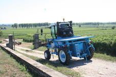 1084 tier 4 i - tracteur enjambeur - bobard - à 4 roues motrices à transmission hydrostatique_1