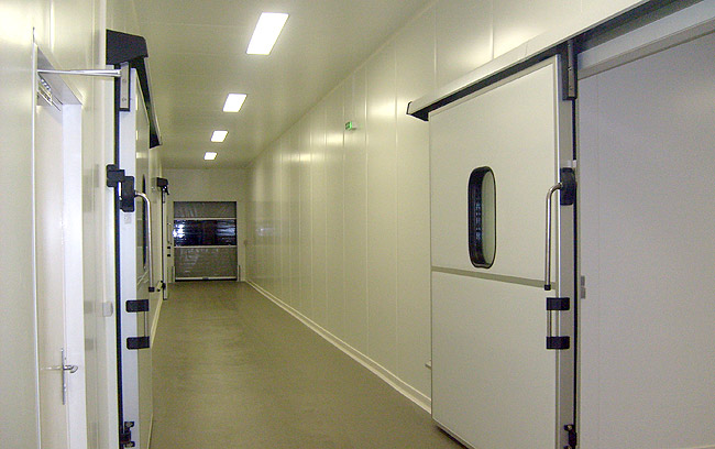 Porte coulissante Oculus avec poignée de décollement pour laboratoire pharmaceutique_0