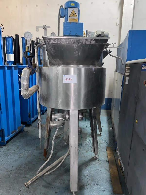 Réacteur en acier inoxydable 230 litres avec agitation et coque d'occasion_99 - référence                        :                         c6465_0