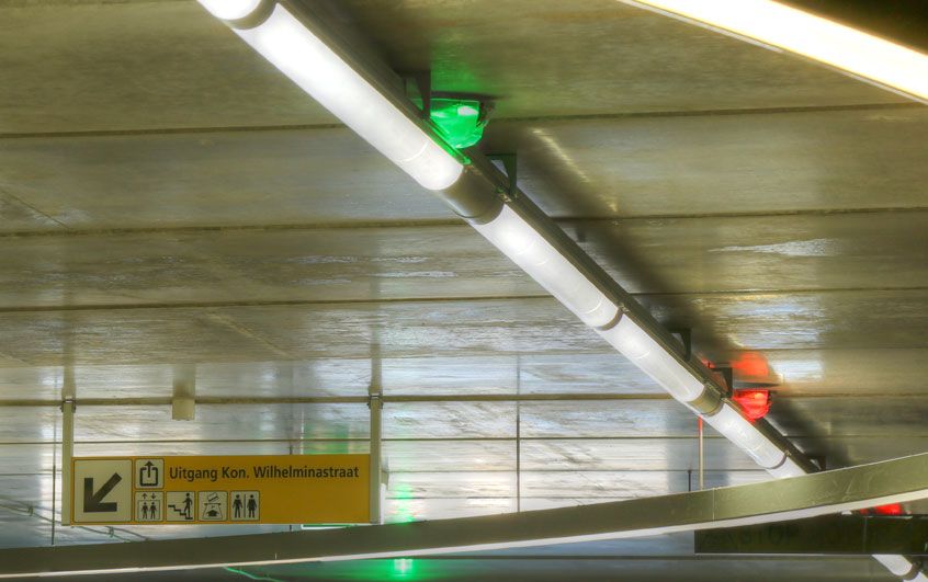 Capteurs intelligents L4 - Système de guidage à la place pour parking avec éclairage LED et surveillance avancée_0