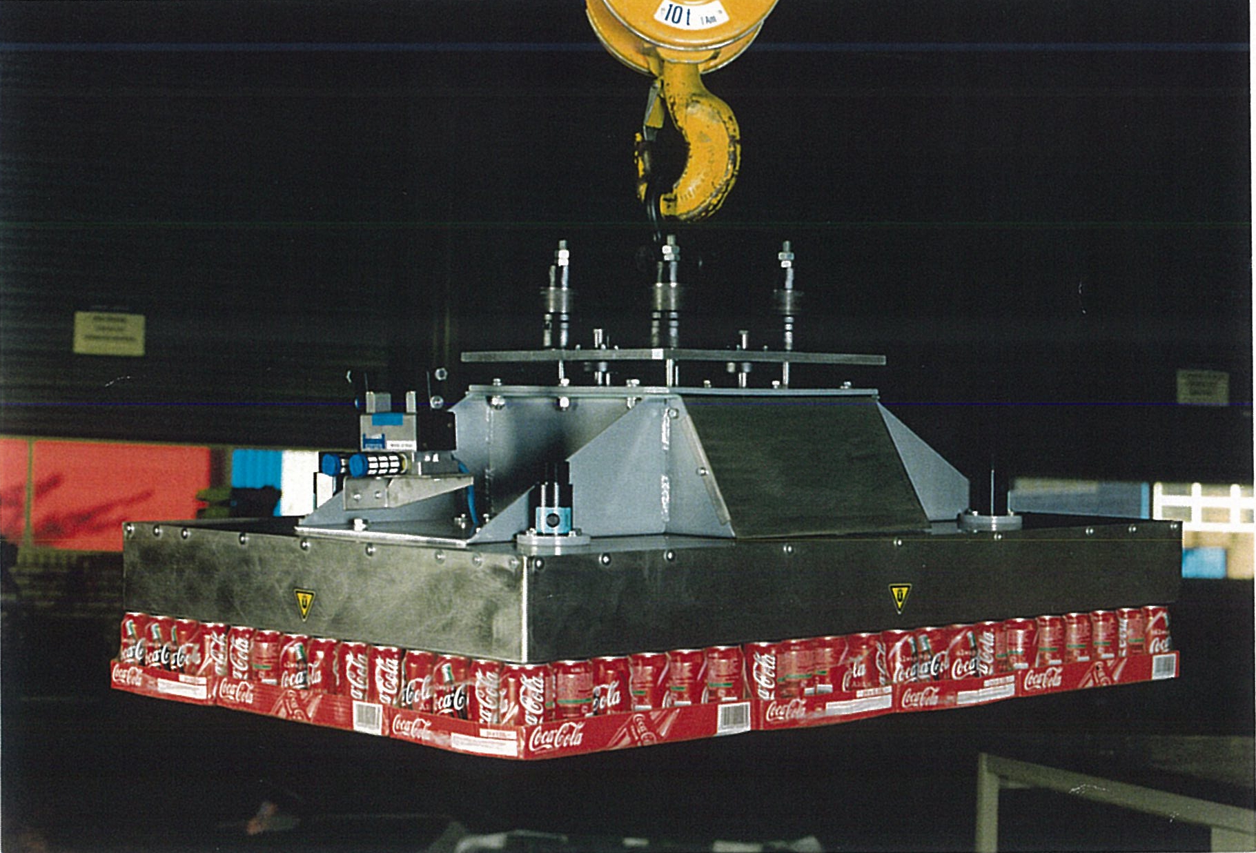 Palettiseur/Dépalettiseur magnétique stable - prise de boîtes, pots, bouteilles en verre avec capsule - manuel ou pneumatique_1