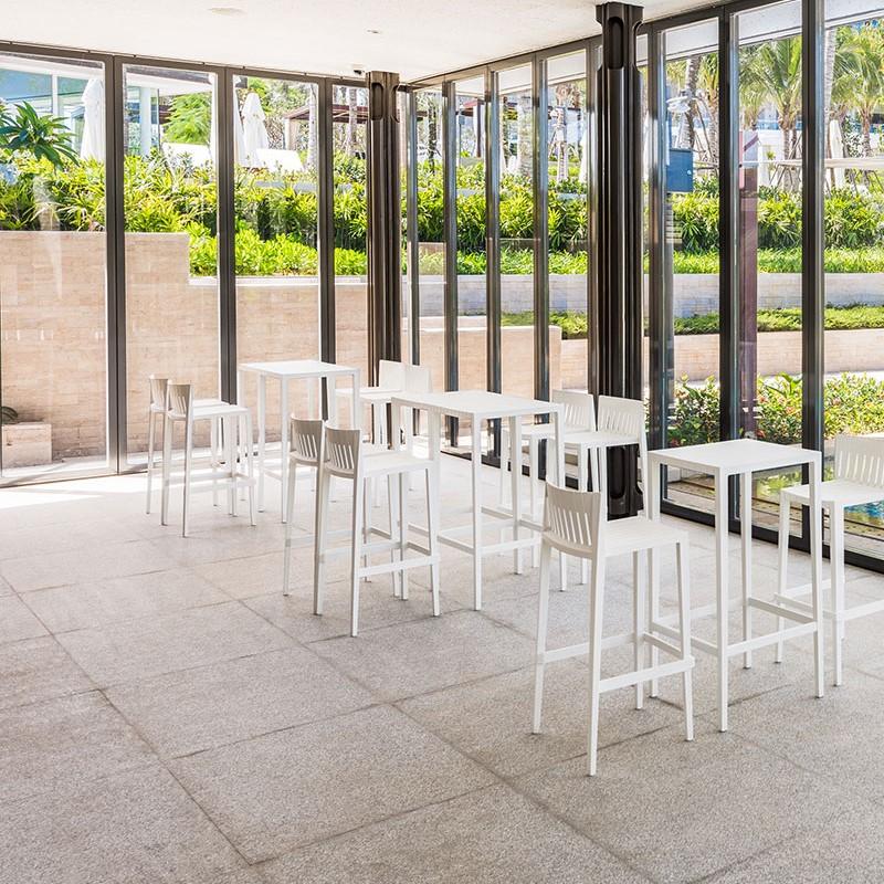 Table haute carrée Spritz - Design Archirivolto - Vondom - Mobilier extérieur inspiré des clôtures en bois blanc_0