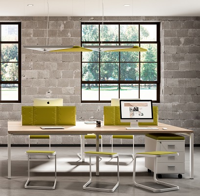 Bureau droit Quadrifoglio Idea - multi postes (co-working) avec piétement tube carré et écran tissu insonorisant_0
