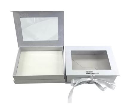 Boîte cadeau pliable avec fenêtre PVC gravée en relief - estampillage chaud - fermeture ruban - 20*15*6 cm_0