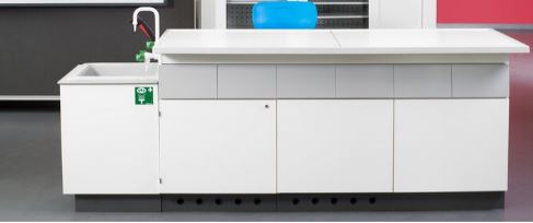 Table d'expérimentation  de l'enseignant avec connexions et commandes des médias intégrées_0