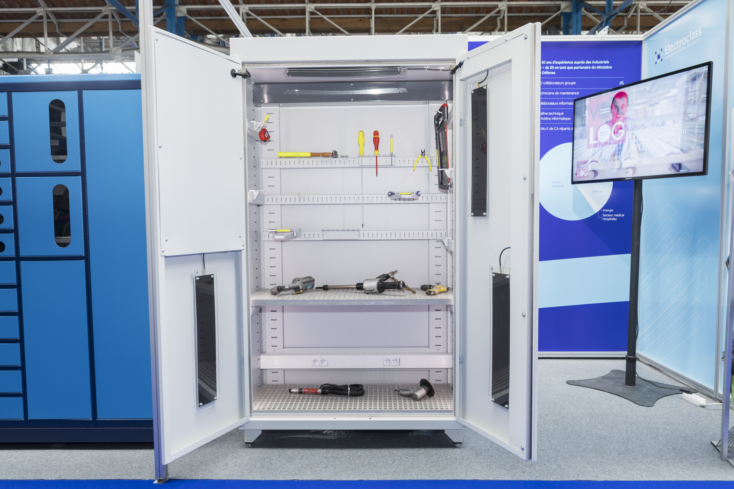 Armoire RFID UHF automatique sécurisée jusqu'à 200 articles - RFIDBox_0
