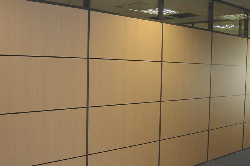 Cloison industrielle pleine - design personnalisable avec carreaux type damier_0