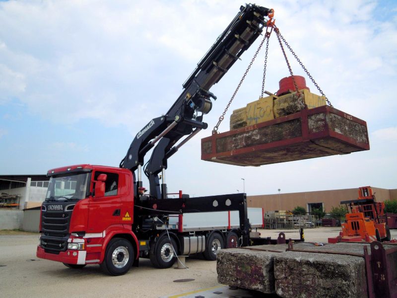 Grue auxiliaire Cormach Série 95000 e hp - E8F186 - Pression 330 bar - Longueur bras hyd. 30,18 mm_0