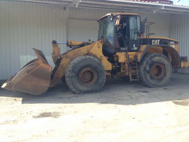 Chargeuse sur pneus caterpillar 966g ii_0