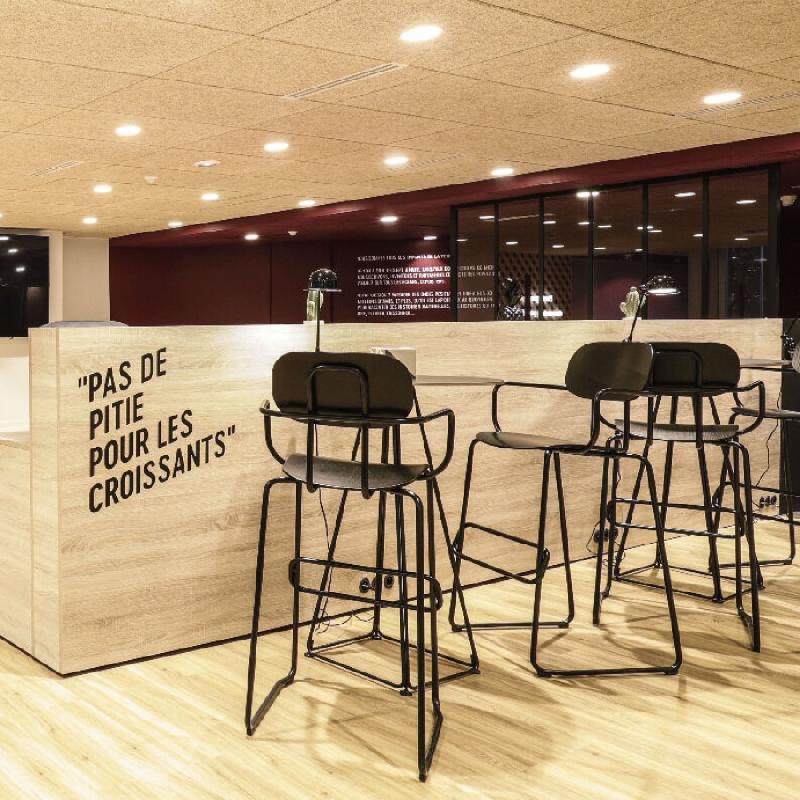 Tabouret  NEW SCHOOL en bois accoudoirs_0