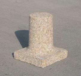 Borne en béton avec socle - Hauteur 46 cm - Diamètre 40x40 cm - 3 finitions au choix_0