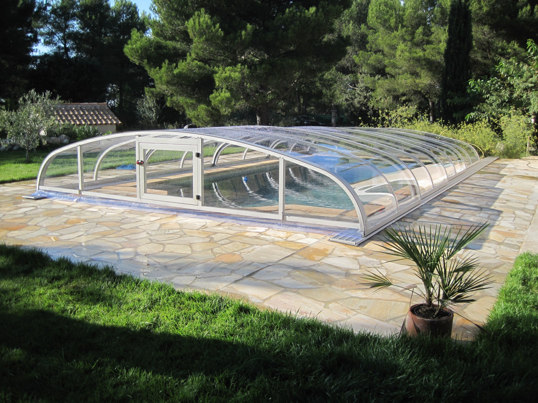Abri piscine bas Azur - télescopique manuel en aluminium et polycarbonate traité UV_0