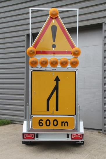 Remorque de pré-signalisation Sodimar - roue jockey renforcée, rampe LED 6 fonctions, châssis galvanisé_0