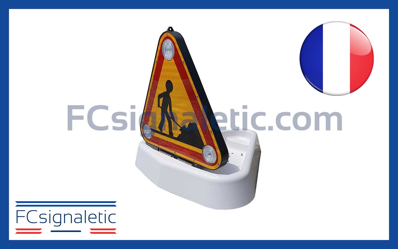 Triangle Triflash 500 mm à relevage électrique en polycarbonate classe 1_0