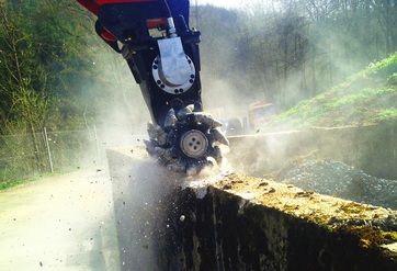 Fraise hydraulique pour pelles de 3 à 10 tonnes - Montage simple avec 2 flexibles - Rockwheel g5_1