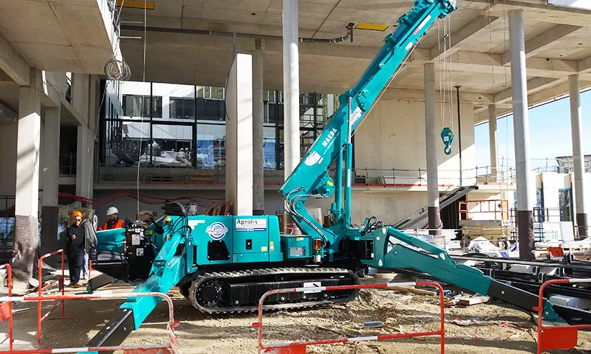 Location mini-grue Diesel ou électrique - Capacité de levage 3,83 t x 2,7 m - Maeda MC405_0