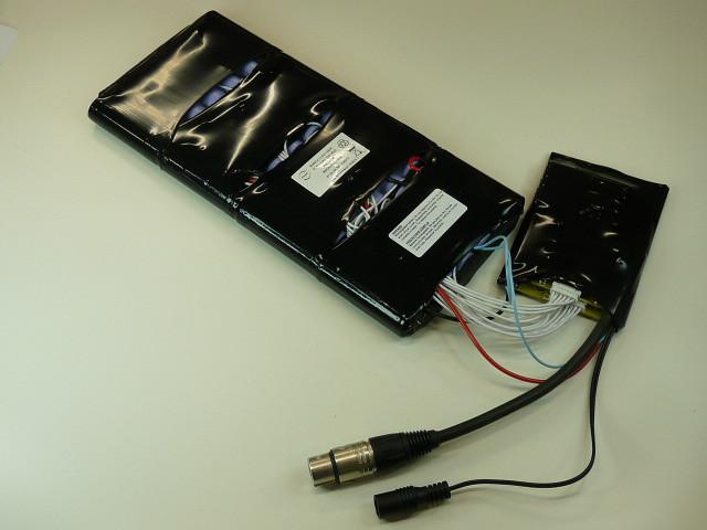 BATTERIE LI-ION 28X 18650 14S2P ST5 51.8V 4.4AH XLR_0