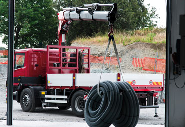Grue auxiliaire Fassi F245A Active - Capacité de levage jusqu'à 23,6 tm - Bras hydraulique jusqu'à 22,60 m avec jib_0