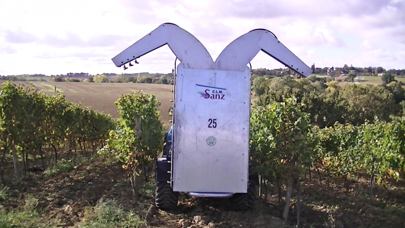 Atomiseur traîné, spécial VIGNE Bi-turbine vertical à aspiration inversée avec déflecteur hydraulique pour différents types de vignes - DTVV - CLM_0