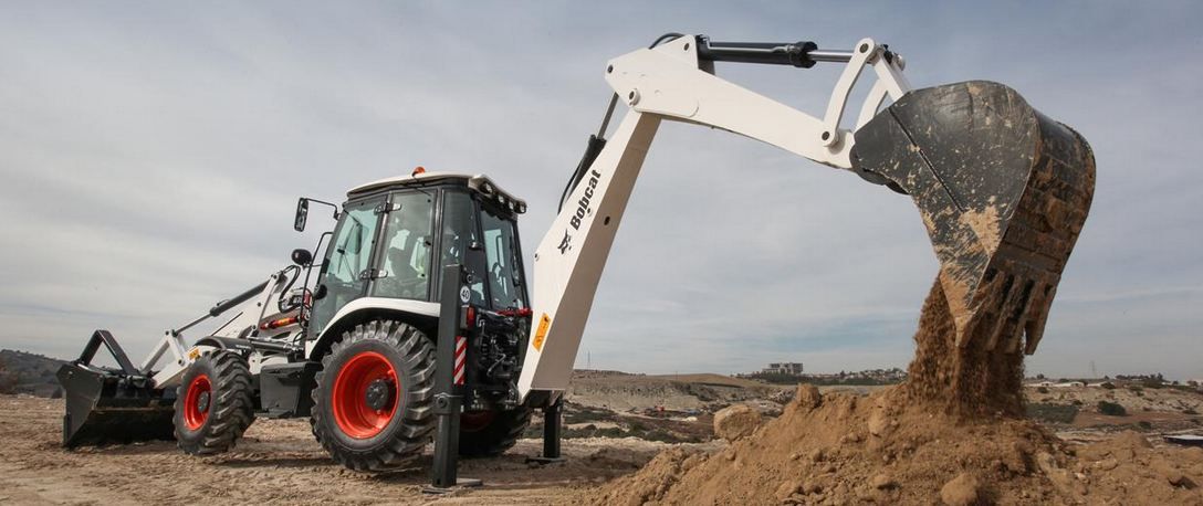 Tractopelle Bobcat® B750 - Moteur turbo 100 CV, transmission Power Shift, pneus avant 20