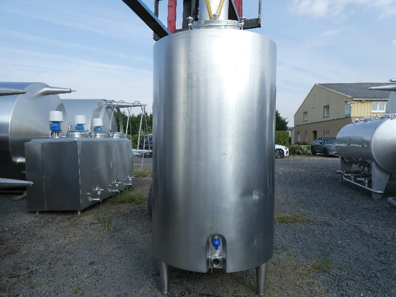 Cuve ETA 2000 L - CUV441 avec agitation décalée et tri-pâle_0