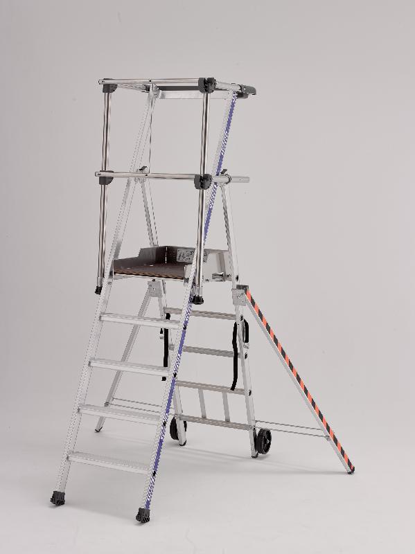 Plateforme individuelle roulante légère - 5 marches - Aluminium - 250 kg - Norme NF EN131_0