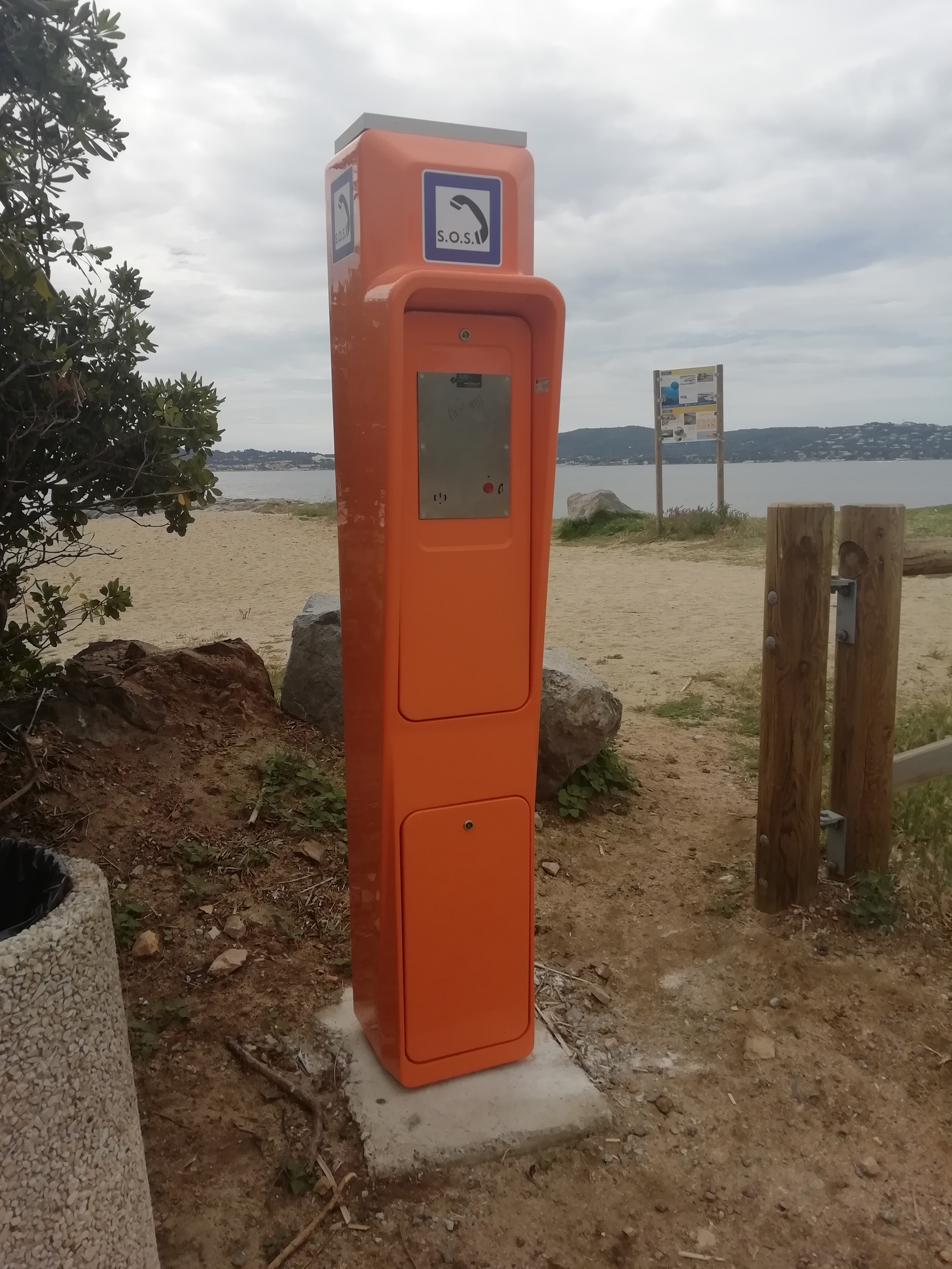 Borne d'appel d'urgence  anti vandale - BEATRICE_0