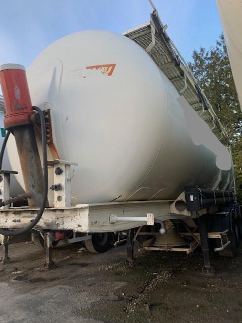 Citerne pulvé basculante monocuve Benalu 1999 - 42 m3 - aluminium, 3 essieux SMB_0