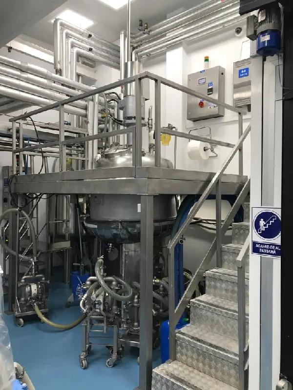 Réacteur inox 316 600 litres avec agitation et veste d'occasion_0