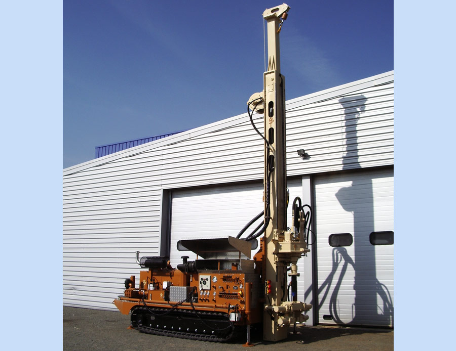 Sondeuse autonome hydraulique sur chenilles caoutchouc - Perkins diesel 129 cv - Rotary et fond de trou_0