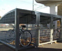 Abri vélo fermé box / structure en acier / bardage en grillage métallique / pour 4 vélos_0