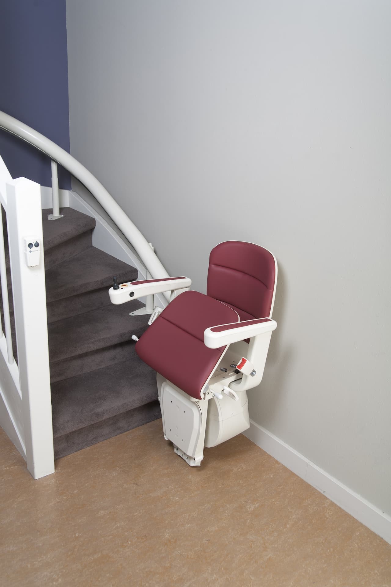 Fauteuil monte-escalier monorail - HANDICARE - sur-mesure avec options en Bretagne et à Nantes_0