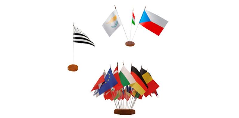 Drapeaux guirlandes - 12 ou 24 fanions - et drapeaux de table avec socle en option_0