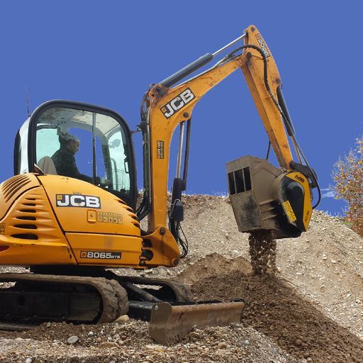 Godet concasseur MB-C50 S4 pour pelles hydrauliques et tractopelles_1