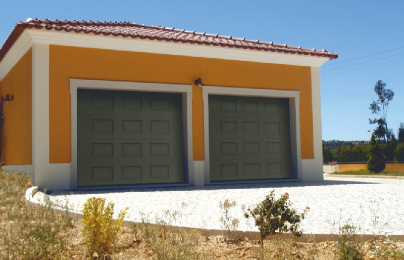 Portes de garage sectionnelles résidentielles - modèles Mistral et Tramontane - design géométrique et couleurs variées_0