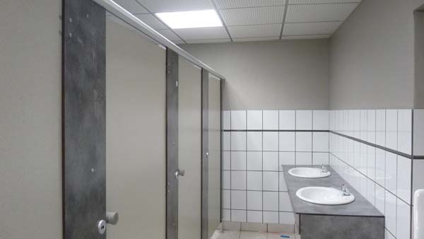 Cloisons sanitaires pour ecole, camping, salle de sport, gamme standard_0