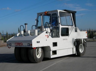 Compacteur à pneus d'occasion CORINSA CCR 21.35 (1997) - diesel Deutz, 35 000 kg, 5 365 heures_0