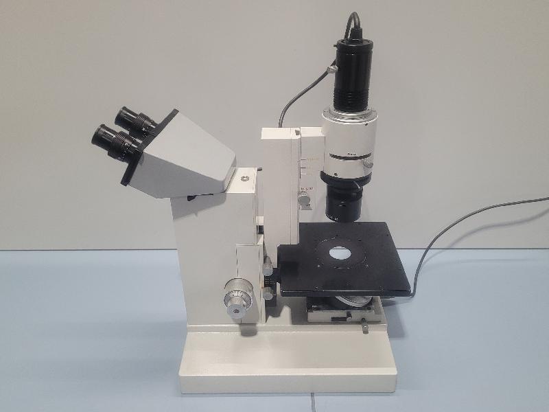 Microscope inversé Leitz Diavert pour pièces détachées_0