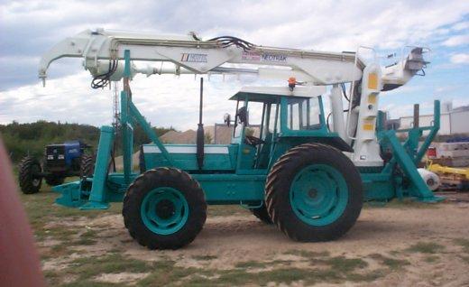 Lève poteaux Neotrak 1900 - Motorisation Diesel IVECO 60 kW - Capacité de levage 5800 kg à 3,20 mètres_0