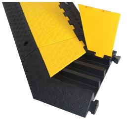Angles 3 canaux pour passe-câbles 70 mm - grande résistance - norme européenne - capot jaune_0