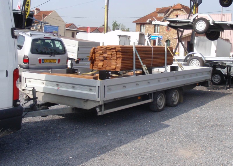 Remorque plateau HUMBAUR HN 305221 GR - 2 essieux - roues surbaissées - ridelles alu - PTAC 3000 kg_0