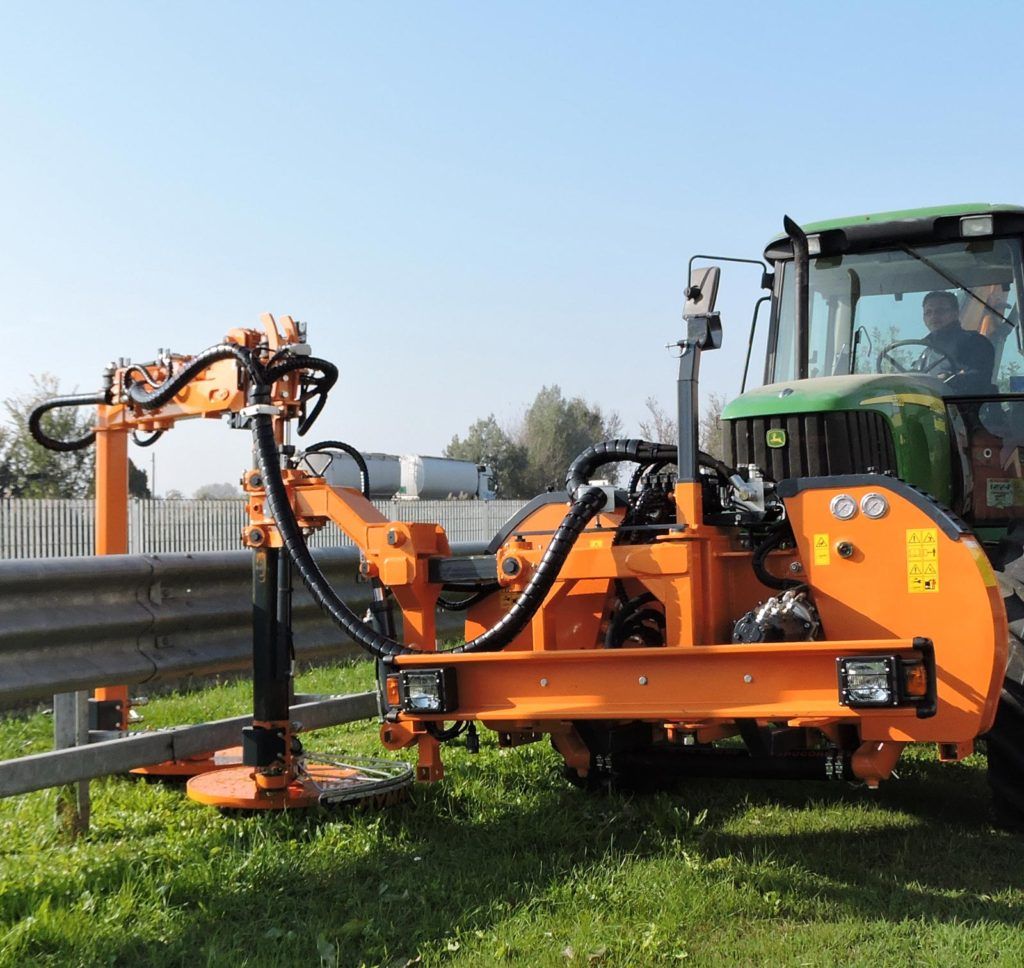 Roadeagle DP - Double broyeur d'accotement Hymach pour maintenance des espaces verts_0