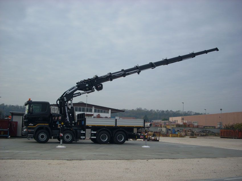Grue auxiliaire - Série 135000 E ASC Plus - E9F185 - Cormach - pression 310 bar - capacité 7370 kg - moment statique max 136300 daN/m_0
