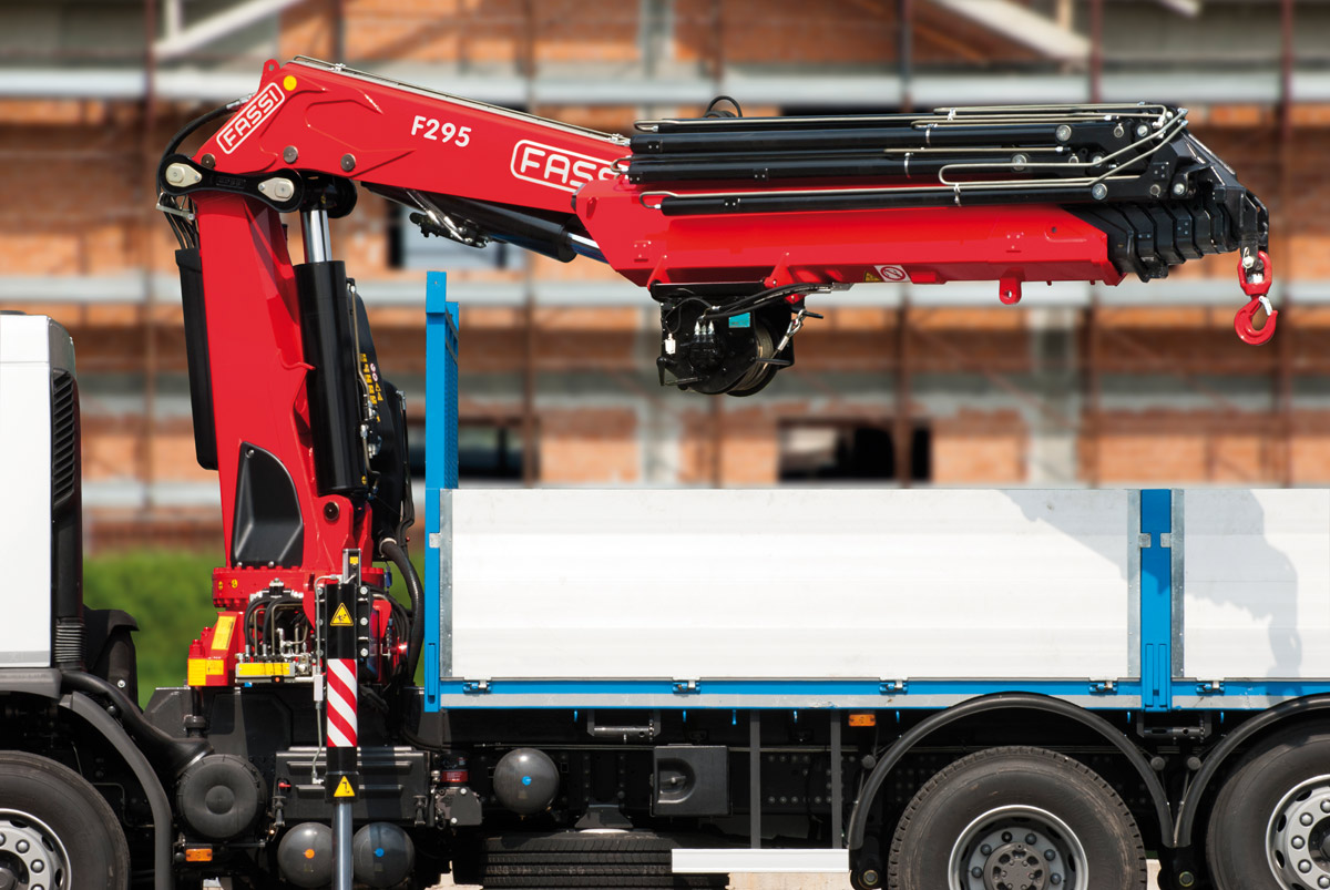 Grue auxiliaire Fassi F295RA e-dynamic - 28,95 tm - bras hydraulique jusqu'à 26,70 m avec jib_0