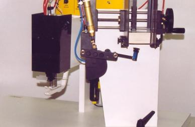 Machine de fixation d'étiquettes simple à plat ou livret - Attaches plastiques - Modèle DESP.FP. V series - Jusqu'à 1200 produits/heure_0